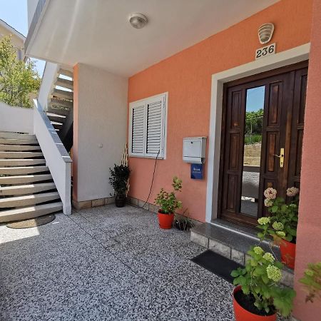 Apartment Martina Banjol Exterior foto